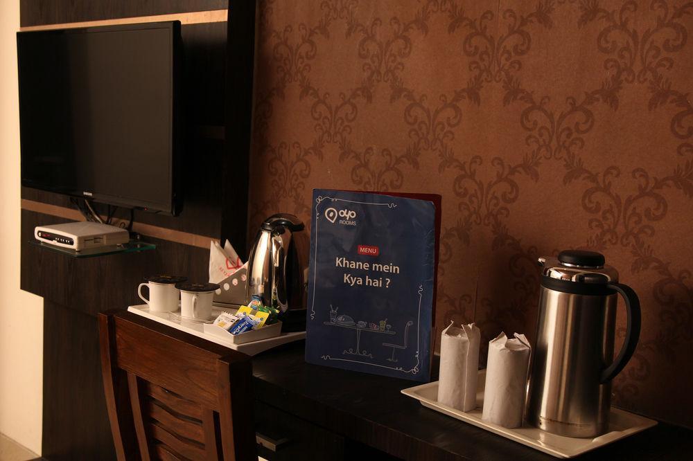 Oyo 905 Galaxy View Hotel Prayagraj Extérieur photo