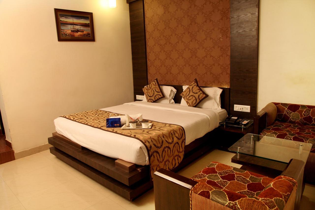 Oyo 905 Galaxy View Hotel Prayagraj Extérieur photo