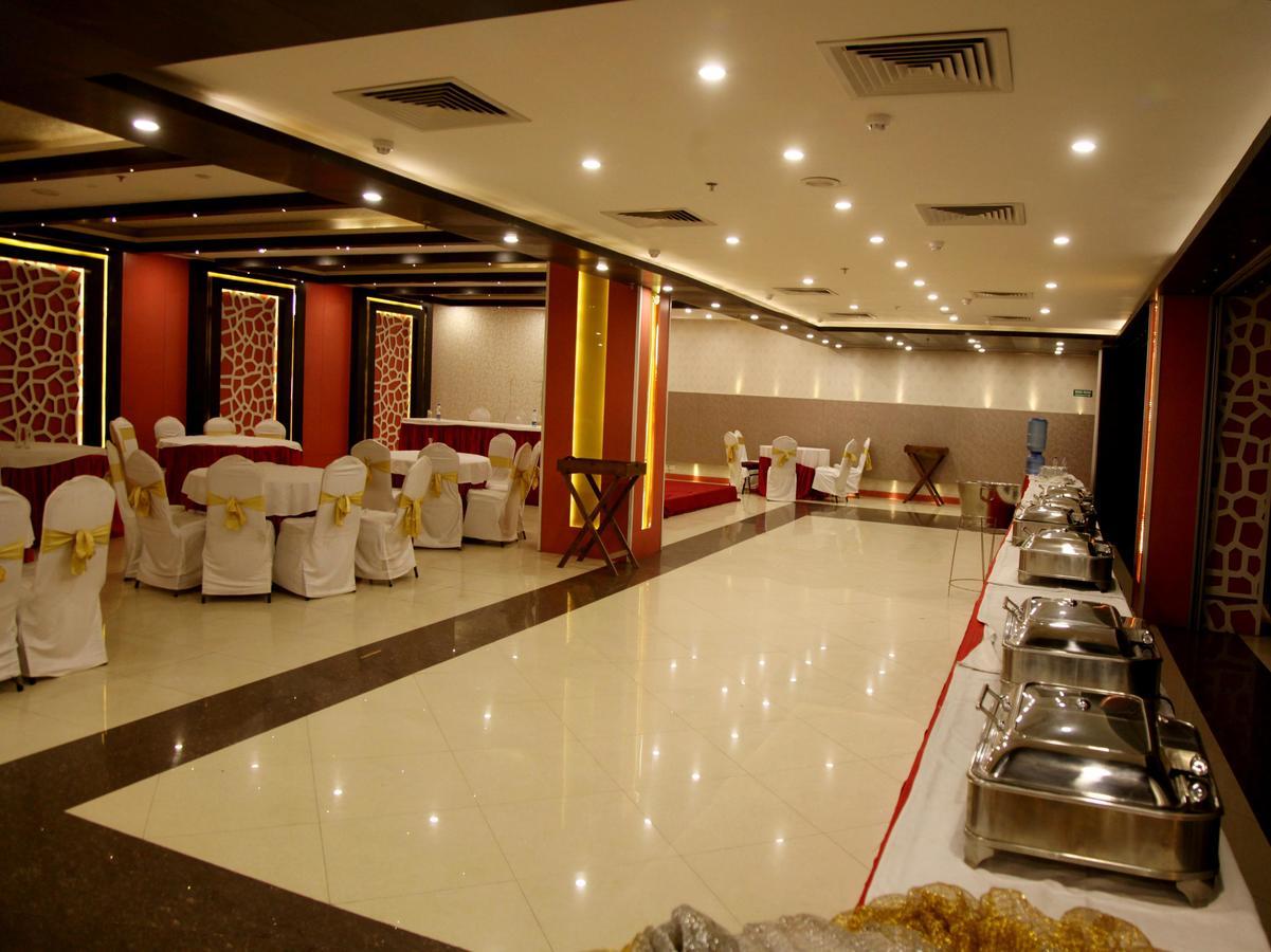 Oyo 905 Galaxy View Hotel Prayagraj Extérieur photo