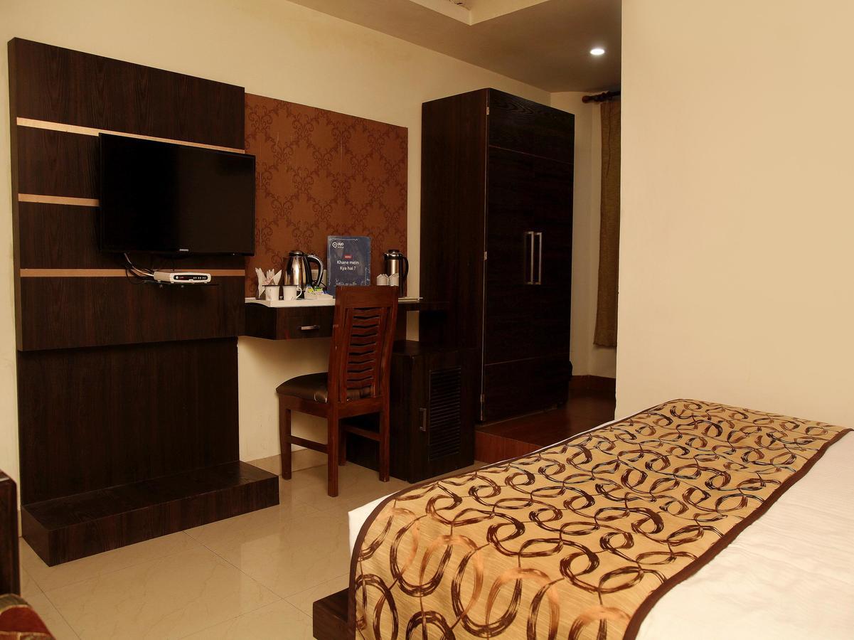 Oyo 905 Galaxy View Hotel Prayagraj Extérieur photo