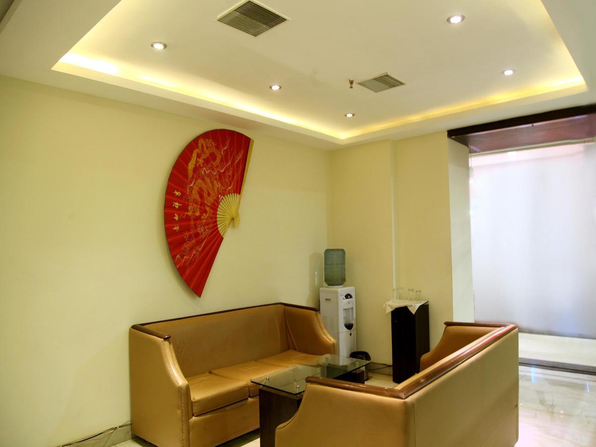 Oyo 905 Galaxy View Hotel Prayagraj Extérieur photo